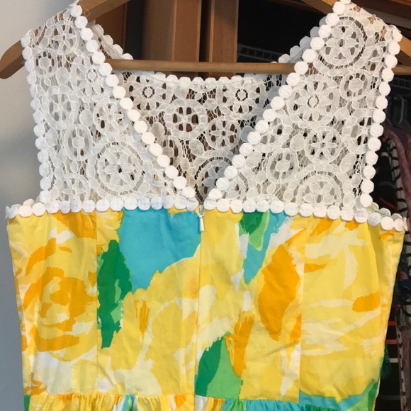 Holy grail 👑 First Impressions Dress - Picture 3 of 6